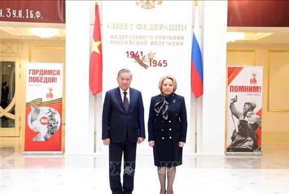Party chief meets Speaker of Russia’s Federation Council, attends launch of direct Hanoi–Moscow air route